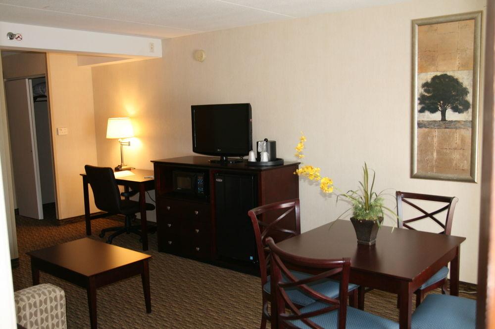 Fairfield Inn & Suites Springfield Enfield Esterno foto